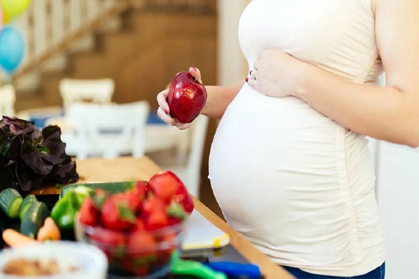 प्रेग्नेंसी में हो जाता है हाई BP, तो खाएं ये चीजें रहेगा कंट्रोल