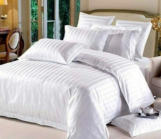 होटल में रुकना हो तो घर से अपनी चादर लेकर जाएं, जानिए आखिर क्यों?