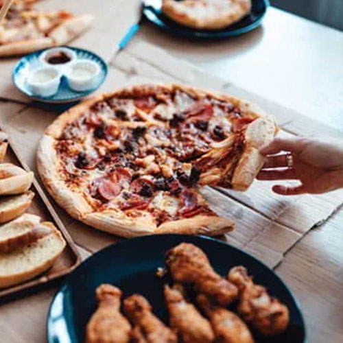 पार्टी में हो गई है ओवरईटिंग, तो इस तरह करें डाइजेस्ट