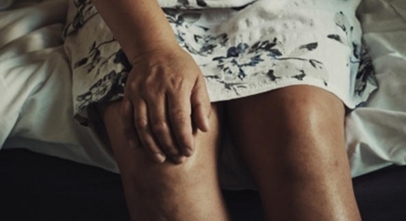 सर्दियों में बढ़ गई है गठिया की समस्या? इन उपायों से मिलेगी राहत 
