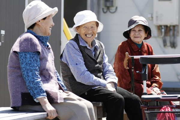 जापान में 69,785 लोग 100 वर्ष से ज्यादा उम्र के