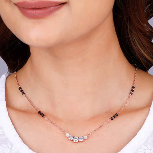 Jwellery Fashion: पतली चेन वाले मंगलसूत्र का चल रहा है जमाना, बेस्ट है इस तरह के लुक