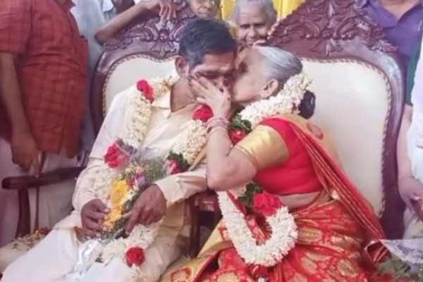 केरल में विवाह के बंधन में बंधा वृद्ध जोड़ा, देखें तस्वीरें