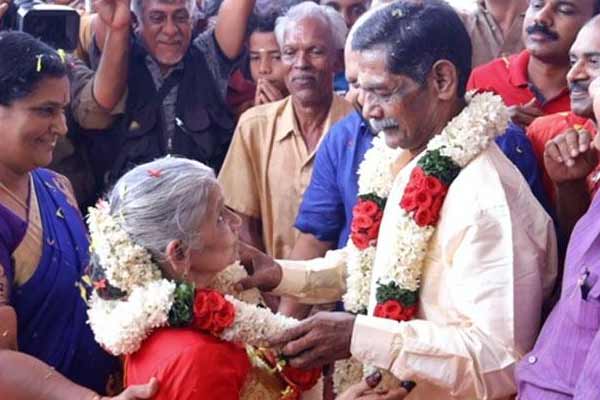 केरल में विवाह के बंधन में बंधा वृद्ध जोड़ा, देखें तस्वीरें 