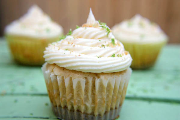 घर पर
बच्चों के
लिए ऐसे
बनाएं Key Lime Pie Cups