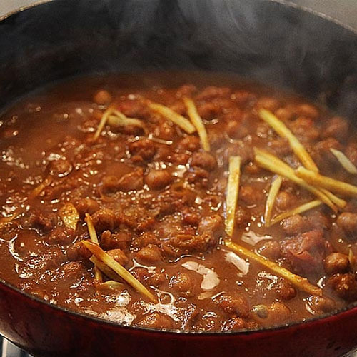 ढाबा स्टाइल में घर पे बनाएं छोले की सब्जी, ये रेसिपी है बहुत खास