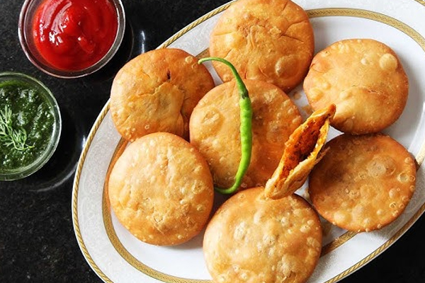 हरी मूंग दाल से बनाएं खस्ता कचौरी, जानिए आसान रेसिपी