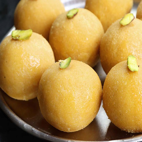 घर पर बनाएं हलवाई जैसा दानेदार लड्डू, ये है खास रेसिपी