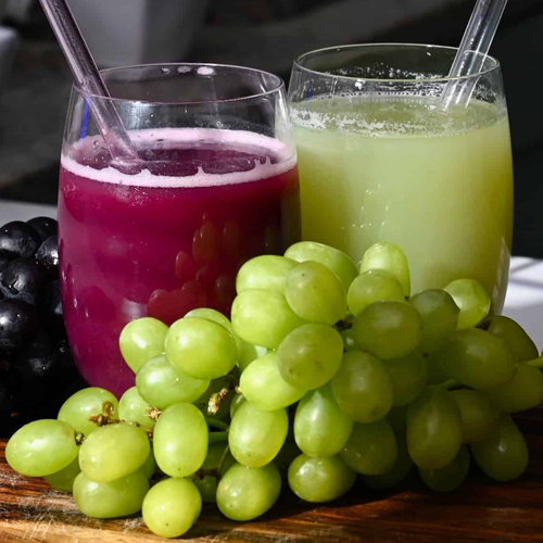 गर्मियों में घर पर बनाए अंगूर का जूस, परिवार वालों को आएगा बेहद पसंद