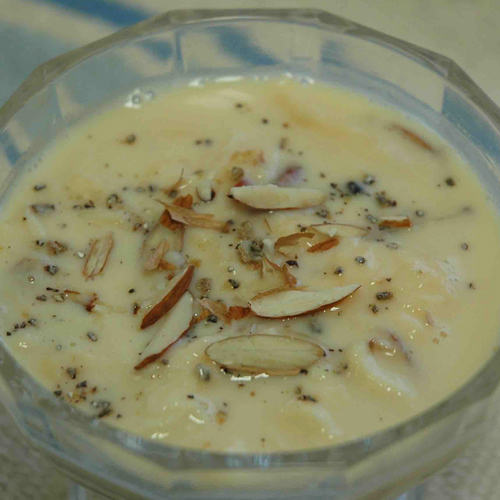 दूध से बनाएं लच्छेदार रबड़ी, कभी नहीं भूलेंगे स्वाद