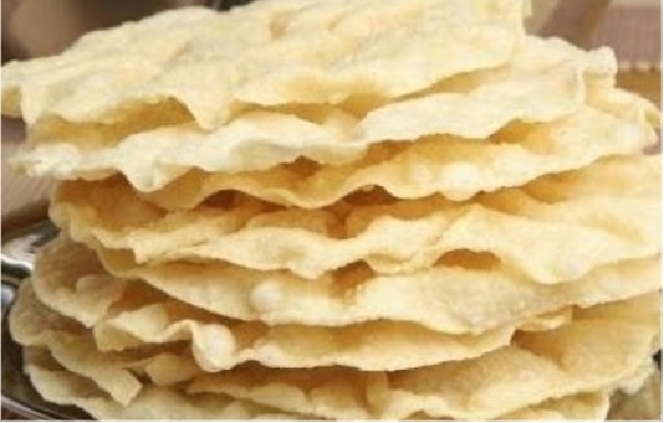 घर पर ही चावल के आटे से बनाए पापड़, खाने के साथ आएगा स्वाद