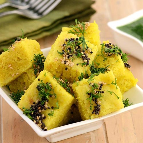 जायकेदार व कम तेल में बना... का अनोखा स्वाद ढोकला  