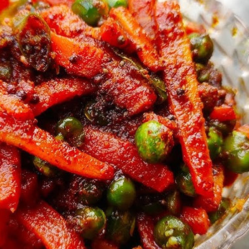 गाजर-मटर के सीजन में बनाएं चटपटा अचार, स्वाद ऐसा कि कभी नहीं भूलेंगे