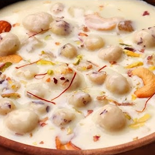 नवरात्रि के प्रसाद में माता को लगाएं मखाने की खीर का भोग, प्रसन्न होंगी देवी