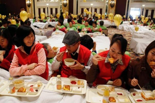 चीन के एक-तिहाई लोगों को नहीं मिलता सुबह नाश्ते का वक्त