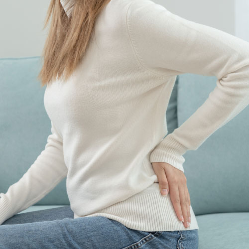 साधारण कमर दर्द हो सकता है स्लिप डिस्क का भी लक्ष्ण, जानें इसका उपचार