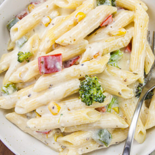 बच्चों को लंच बॉक्स में बनाकर दें व्हाइट सॉस पास्ता, ये है आसान रेसिपी