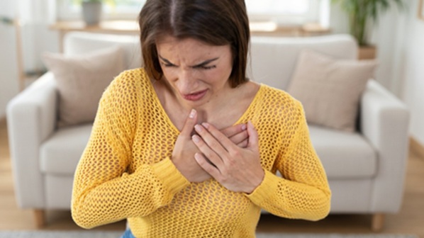 हृदय रोग का लक्षण हो सकता है बाएं हाथ में दर्द, जानें क्या करें और क्या नहीं
