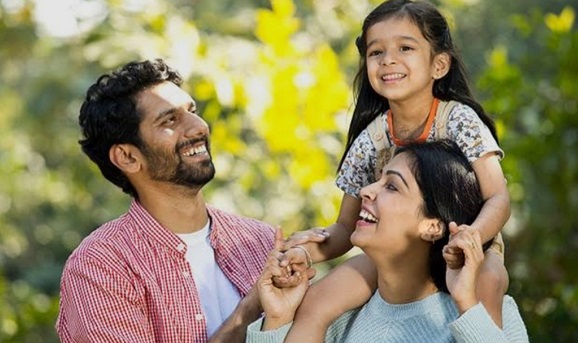 Parenting: अति-सुरक्षा का पिंजरा प्यार की आड़ में बच्चों से छिन रहा आत्मनिर्भरता का अधिकार