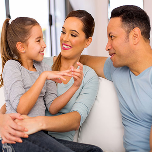 Parenting Tips: धीरे धीरे बड़े हो रहे हैं बच्चे, तो जरूर सिखाएं ये मैनर्स