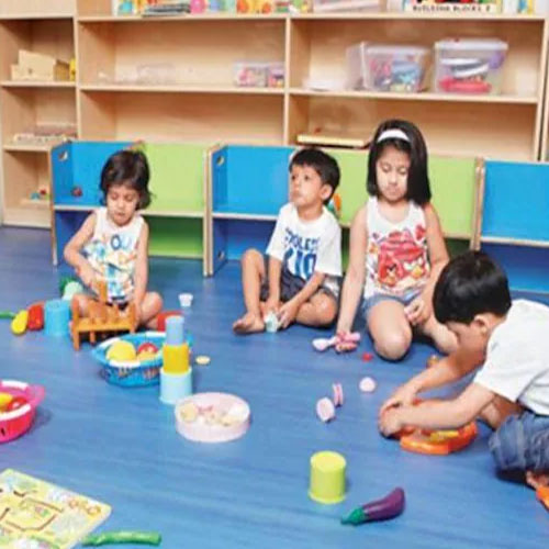 Parenting Tips: बच्चों को किस उम्र में भेजना चाहिए प्ले स्कूल, जानिए सही समय