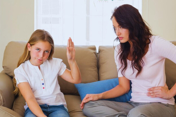 Parenting Tips: पेरेंट्स की इन गलतियों की वजह से बच्चे नहीं करते इज्जत