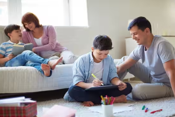 Parenting Tips: जब आप बनेंगे अच्छे पेरेंट्स तभी आएंगे बच्चाें में अच्छे गुण, इन बातों का रखें ध्यान