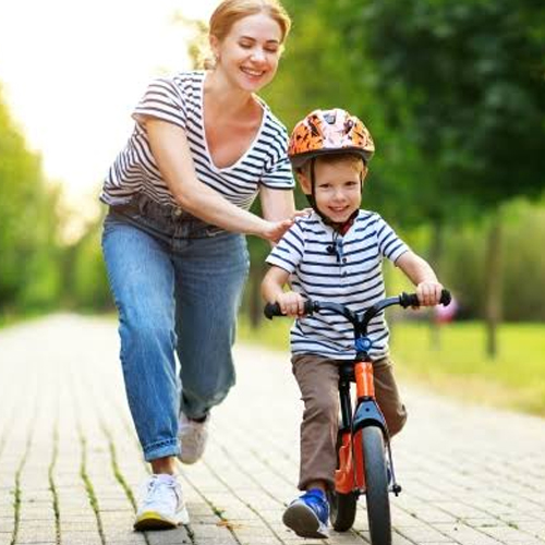 Parenting Tips: बच्चों को सिखा रहे हैं साइकिल चलाना, तो ऐसे करें मोटिवेट