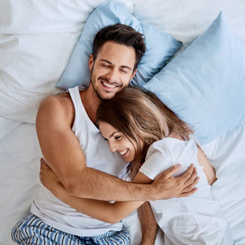 धीरे-धीरे रिश्ते में खत्म हो गया है स्पार्क, तो ऐसे करें तारोताजा