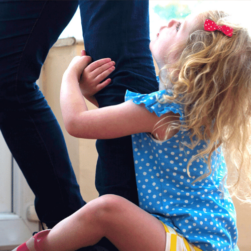 Parenting Tips: रोते-रोते हर बात की जिद करता है बच्चा, तो इस तरह से करें कंट्रोल