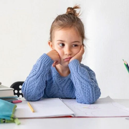 Parenting Tips: पढ़ाई से दूर भागता है बच्चा, तो इस तरह बनाएं इंटरेस्टिंग