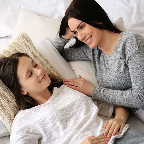 Parenting Tips: बेटी को जल्दी आ गए हैं पीरियड्स, तो इस तरह करें अवेयर