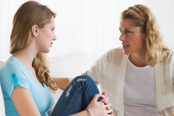 Parenting Tips: बच्चों के बड़े होने पर माता-पिता की जिम्मेदारी, इस तरह करें मार्गदर्शन