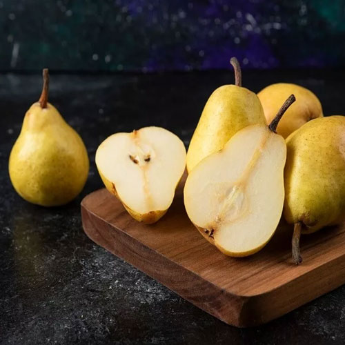 पाचन से जुड़ी बीमारियों का काल है नाशपाती, जानें सेवन के फायदे और नुकसान