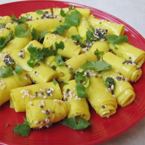 तो यूं बनाए गुजराती खांडवी-Khandvi