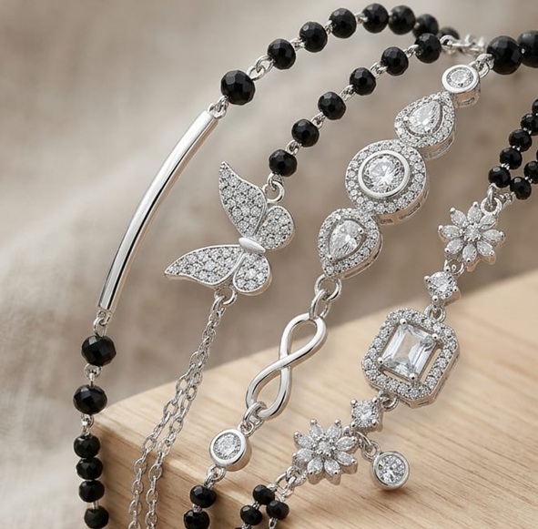 Fashion Trends: सुहाग का बदलता अंदाज अब गले की शोभा ही नहीं कलाई की शान भी है सिल्वर मंगलसूत्र ब्रेसलेट
