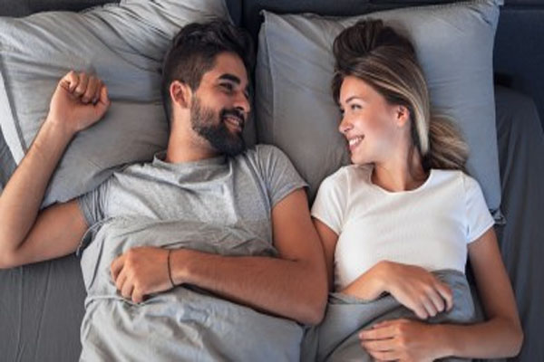 Relationship Tips: इस तरह लाएं अपने रिश्ते में ताजगी, उम्र के साथ बरकरार रहेगा प्यार