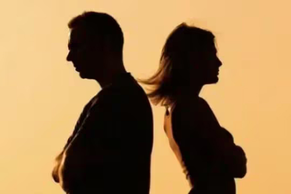 Relationship Tips: क्या आपके बीच में आ रही है डाइवोर्स सिचुएशन, तो ऐसे बचाएं अपना रिश्ता
