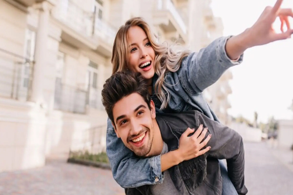 Relationship Tips: रिश्ता मजबूत है या सिर्फ आदत बन चुका है, इन संकेतों पर खुद से करें सवाल