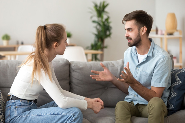 Relationship Tips: कितना भी क्यों न कमाता हो लड़का, अगर नहीं है ये गुण तो न करें शादी