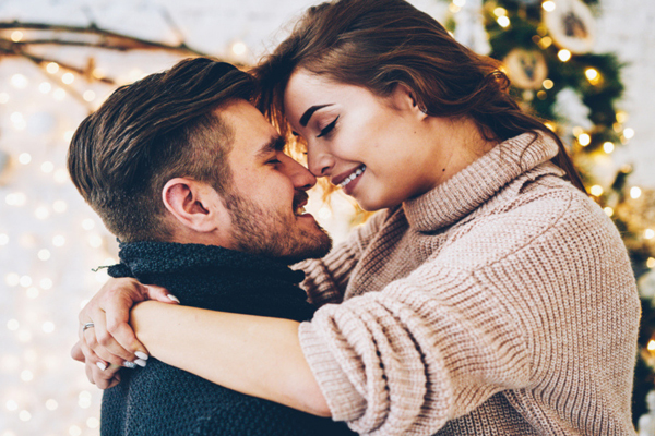 Relationship Tips: रिश्ते को मजबूत बनाना है तो प्यार के साथ इन 5 बातों का भी रखें ध्यान