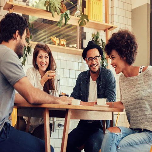 Relationship Tips: अपनों से लड़ाई और अजनबियों से हो जाती है दोस्ती, क्या आपके साथ भी होता है ऐसा