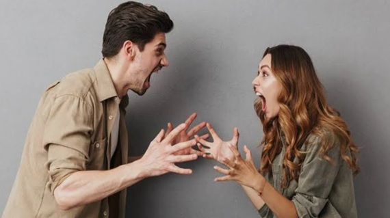 Relationship : मानसिक शांति छीन रहे हैं ये संकेत जानिए कहीं आपका रिश्ता भी इमोशनली टॉक्सिक तो नहीं