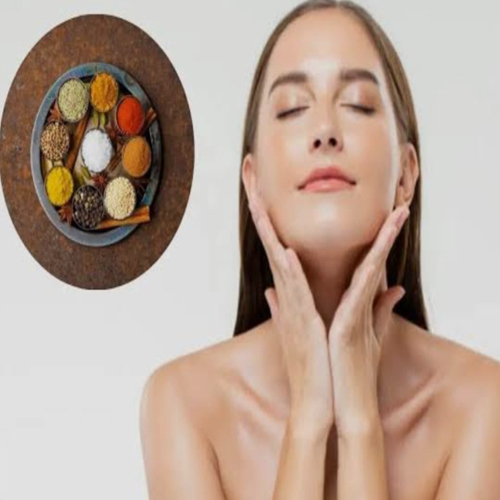 लोशन और सीरम को कहें अलविदा इन घरेलू चीजों से चेहरे पर आएगा गजब का ग्लो और कसावट