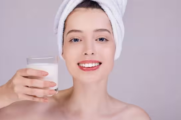 Skin Care: दूध में मिलकर लगा लीजिए ये चीज, डार्क सर्कल्स और रिंकल्स जड़ से होगा खत्म