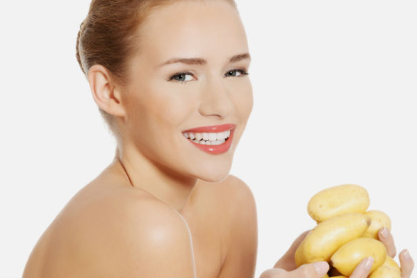 Skin Care Tips: नेचुरल ब्यूटी देखा आलू, स्किन केयर में कर लीजिए शामिल