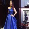 फ्लोरल लेंथ नेकलाइन ब्लू ड्रेस में ऐश
दिखीं बेहद खूबसूरत