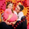 लव सिंबल एसेसरीज से V-Day को बनाएं रोमांटिक