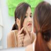 चेहरे पर मुंहासे और बाल से महिलाओं में तनाव का खतरा