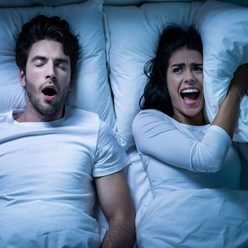 सिर्फ आवाज नहीं, श्वसन मार्ग की रुकावट का संकेत हैं खर्राटे, कुछ आसान उपायों से मिलेगा आराम